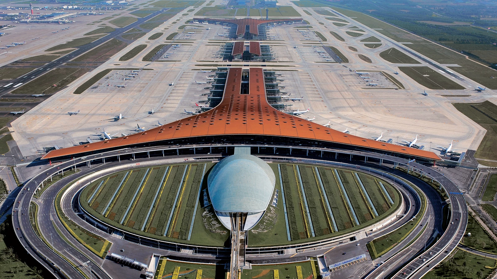 Beijing Capital International Airport — organic 3D curved roof structure